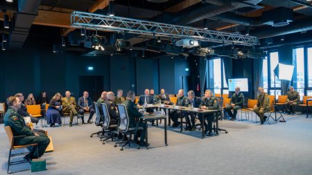 Lietuvos kariuomenė su institucijomis atnaujino bendradarbiavimo sutartis, užtikrinama greita...