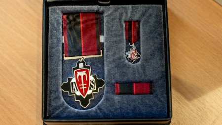 Įvyko Lietuvos Respublikos Aukščiausiosios Tarybos Apsaugos skyriaus buvusių pareigūnų apdovanojimai