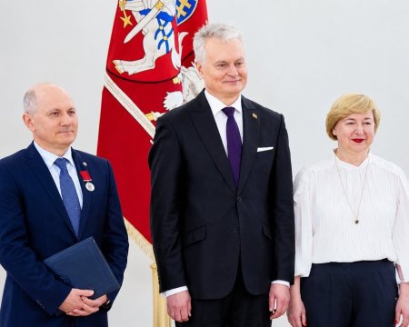 VAT pareigūnui įteiktas Vyčio Kryžiaus ordino medalis
